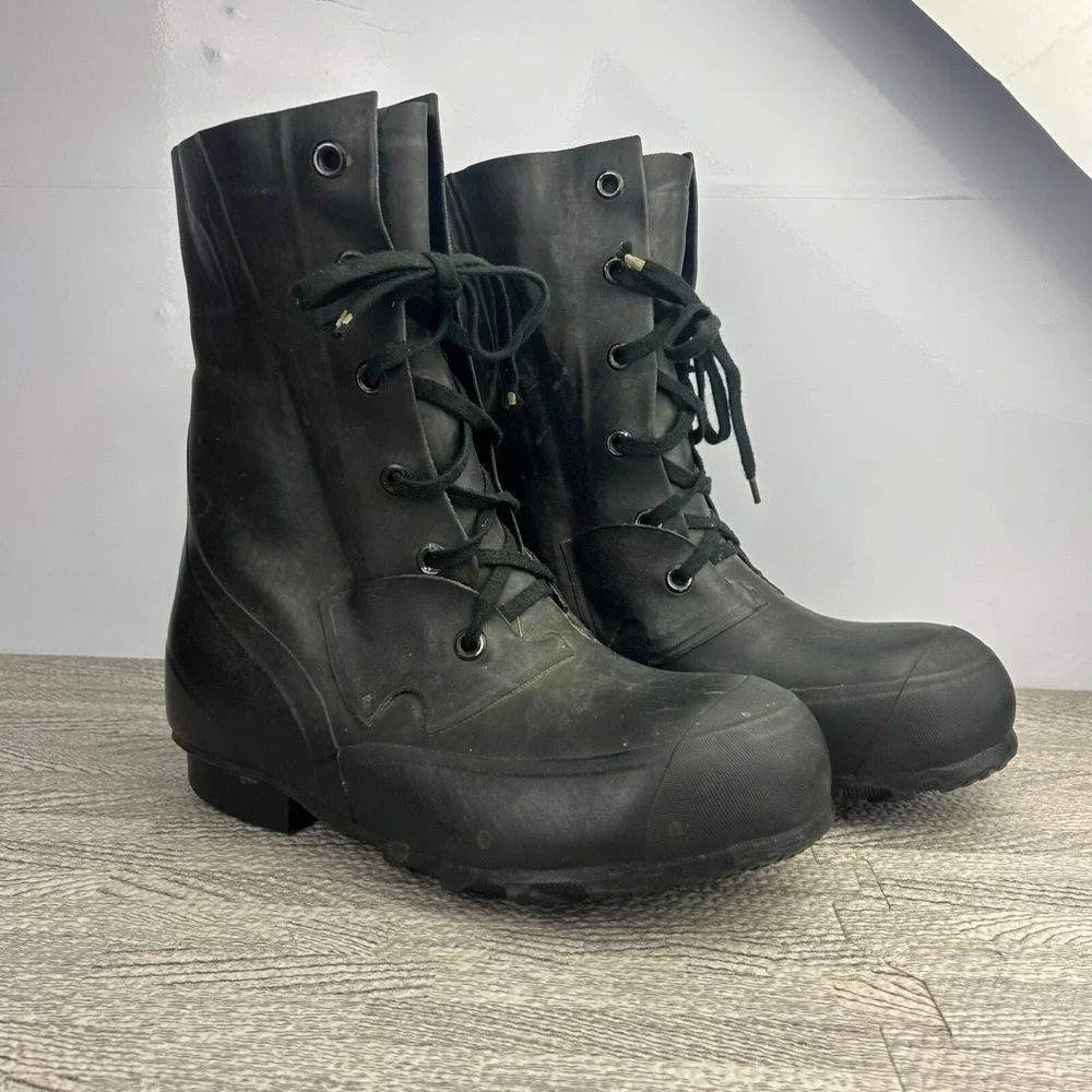 Vintage US Military Extreme Cold Bunny Boots Black 8 Valve Mickey Vapor Barrier